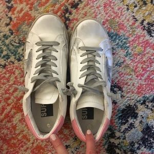 Awesome golden goose look alike. Size 36